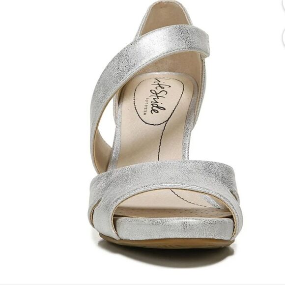 BRAND NEW LIFESTRIDE WOMEN'S MEGA STRAPPY SANDALS - Picture 12 of 12